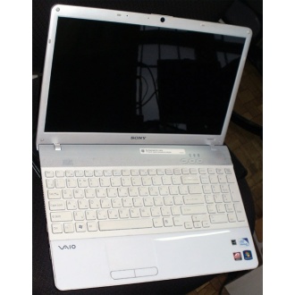 Ноутбук Sony Vaio VPCEB3E1R (Intel Pentium P6100 (2x2.0Ghz) /4096Mb DDR3 /320Gb /Radeon HD5470 /15.5" TFT 1366x768) - Симферополь